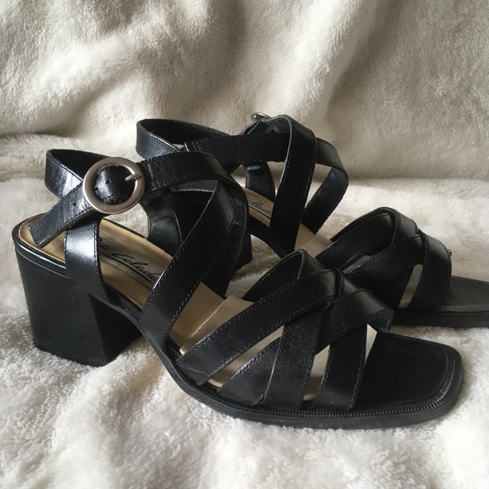 Piña Colada black leather sandals